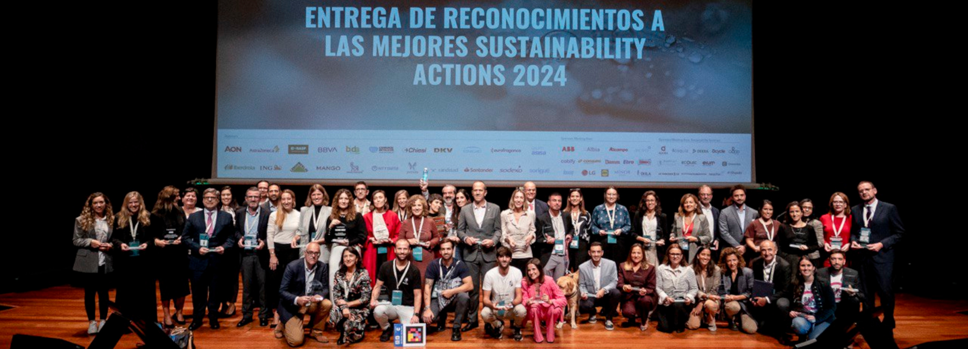 Fotografía de familia de todos los premiados Sustainability Actions 2024