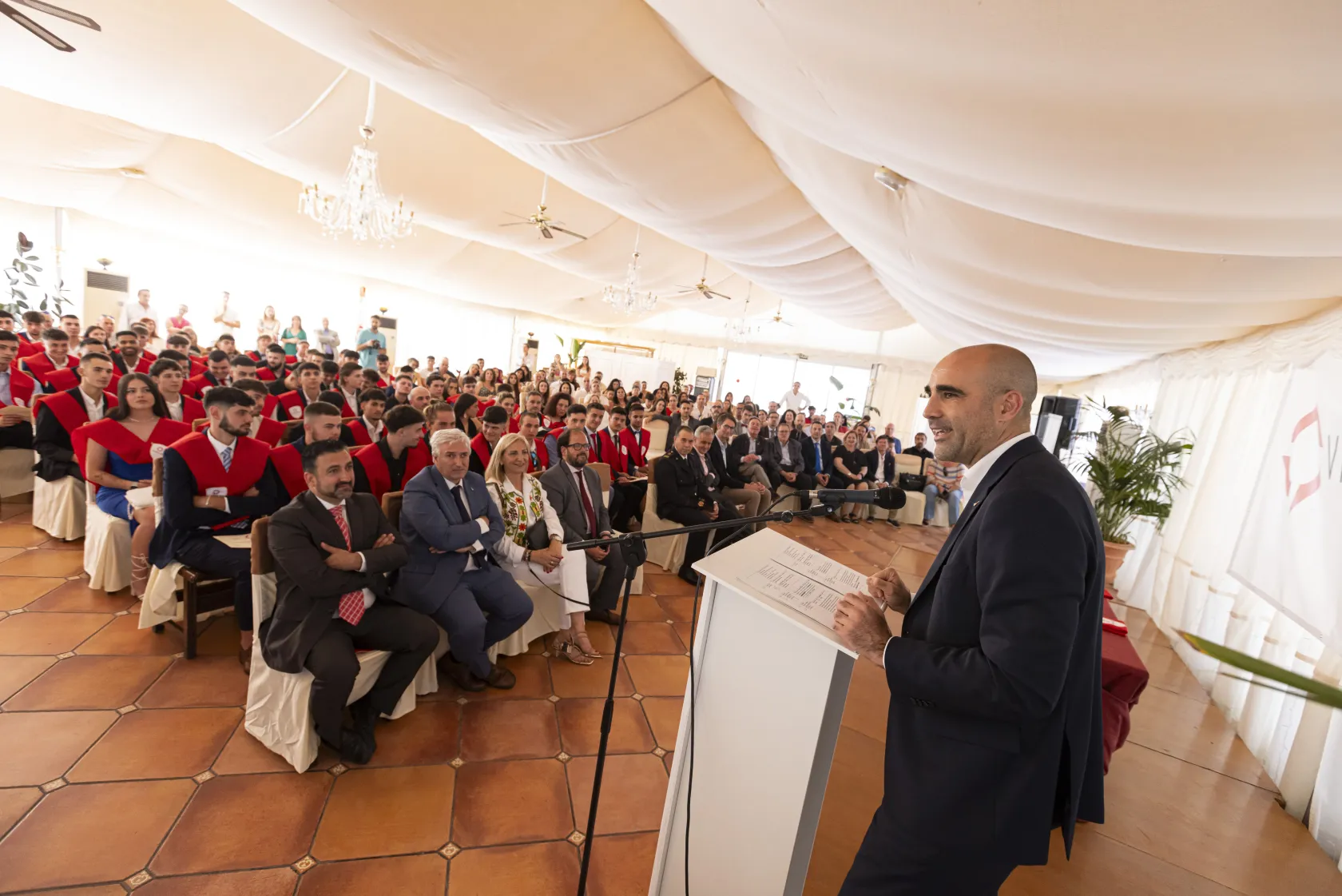Imagen de la graduación de los alumnos del Instituto FP Vigiles