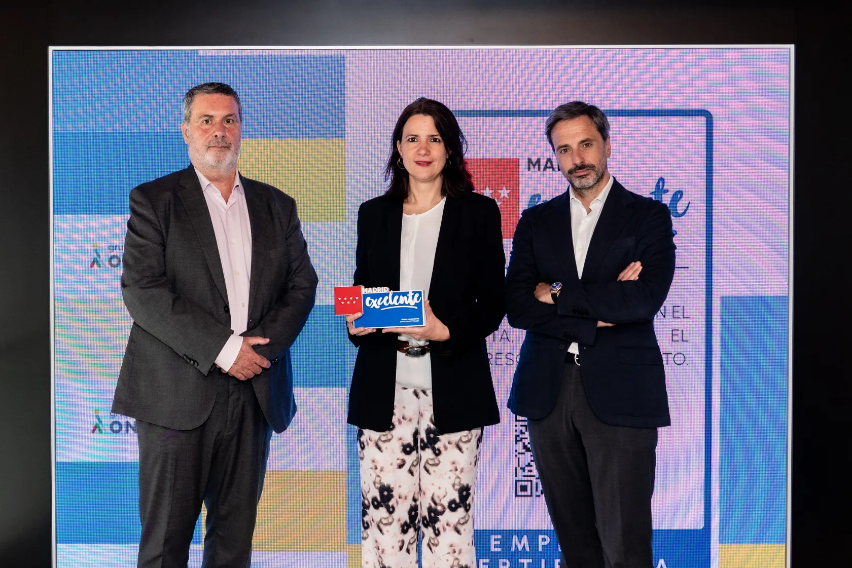 Imagen de la entrega del sello Madrid Exccelente a ILUNION Lavanderías