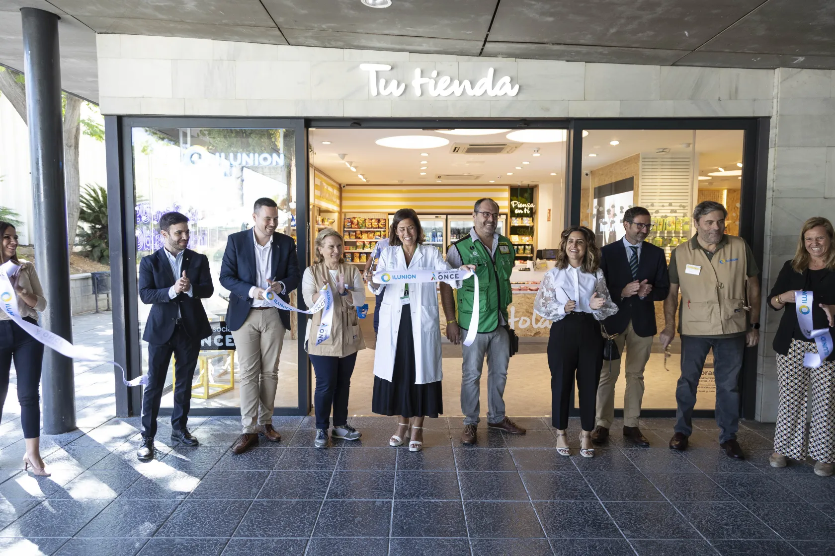 Imagen de la inauguración de la tienda del Hospital Universitario Valme de Sevilla