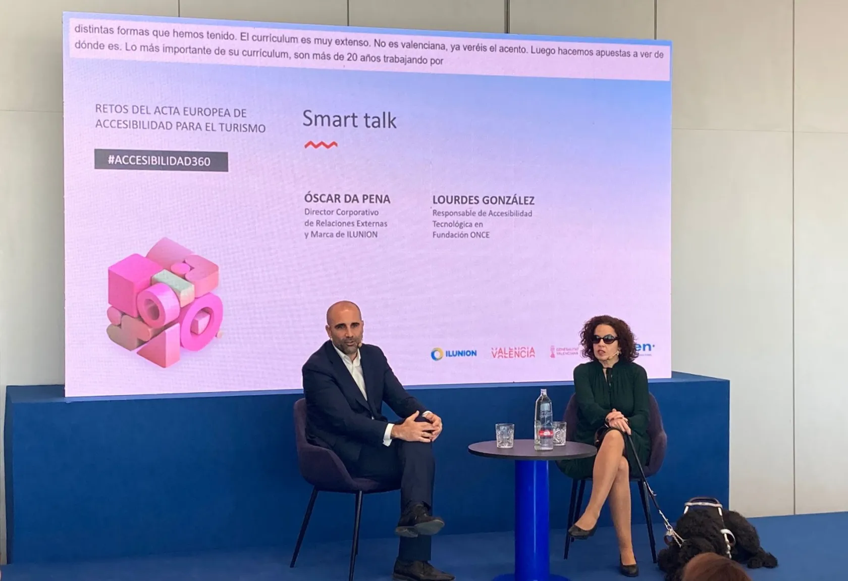 Imagen de Óscar da Pena, director corporativo de Relaciones Externas y Marca de Ilunion y Paula Llobet, concejala delegada de Turismo, Innovación e Inversiones del Ayuntamiento de València