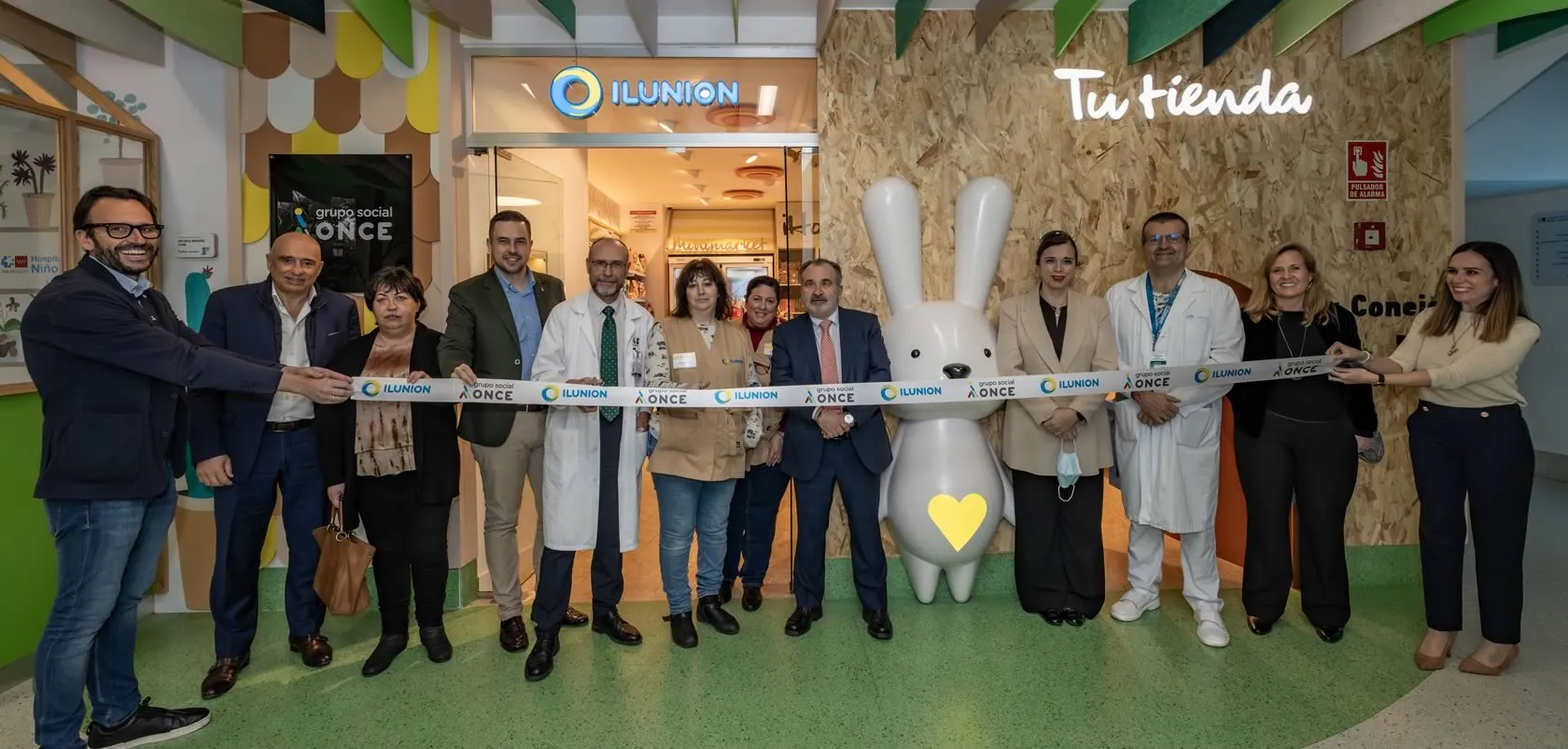Foto de la reinauguración de la Tienda del Hosptal Niño Jesús de Madrid