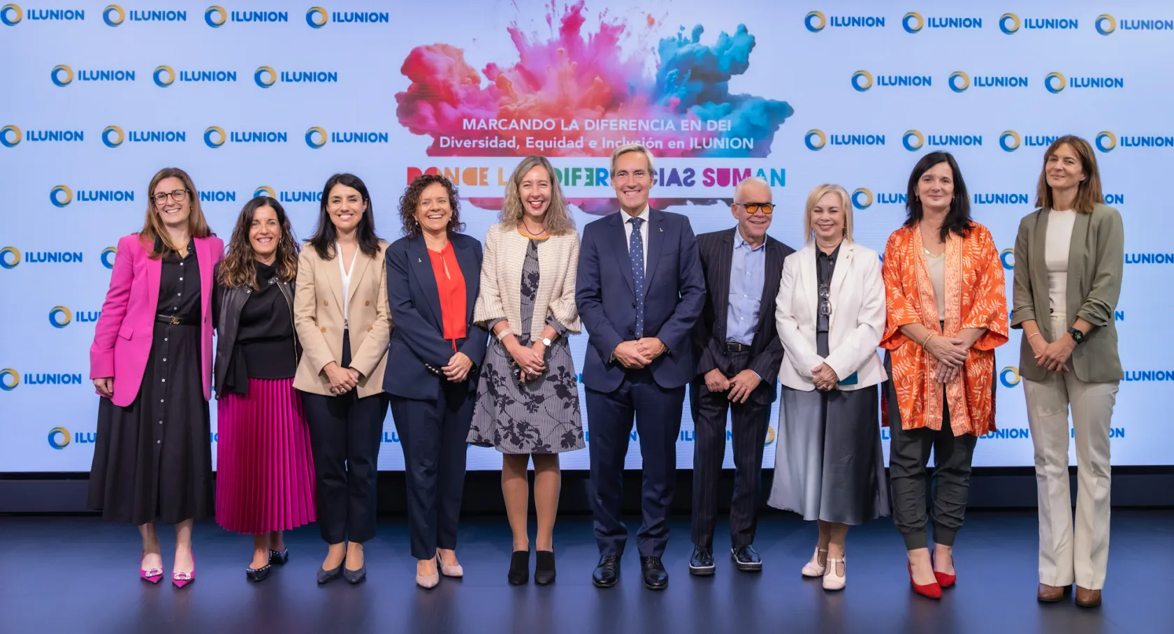 Foto de familia tras la presentación del informe de la diversidad de ILUNION