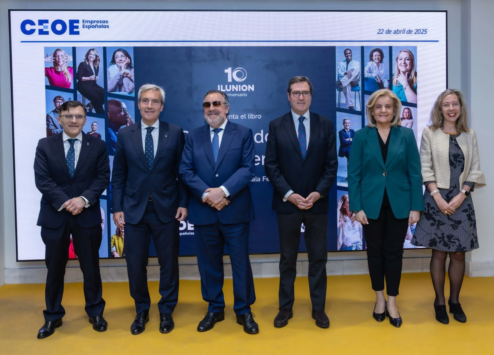De izquierda a derecha: el vicepresidente del Grupo Social ONCE, Alberto Durán; el consejero delegado de ILUNON, Alejandro Oñoro, el presidente del Grupo Social ONCE, Miguel Carballeda; el presidente de la patronal, Antonio Garamendi; la presidenta de la Fundación CEOE, Fátima Báñez; la vicepresidenta segunda de la ONCE, Patricia Sanz.