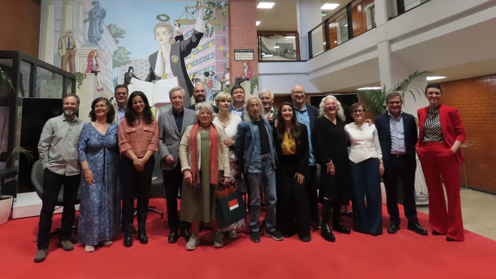 Fotografía de famia de las personas que participaron en la presentación de LongevidadLab