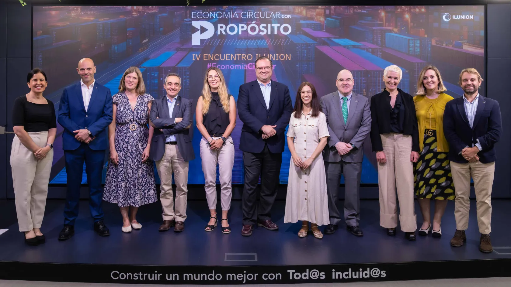Foto de familia de los ponentes de la jornada Economía Circular con Propósito 2025
