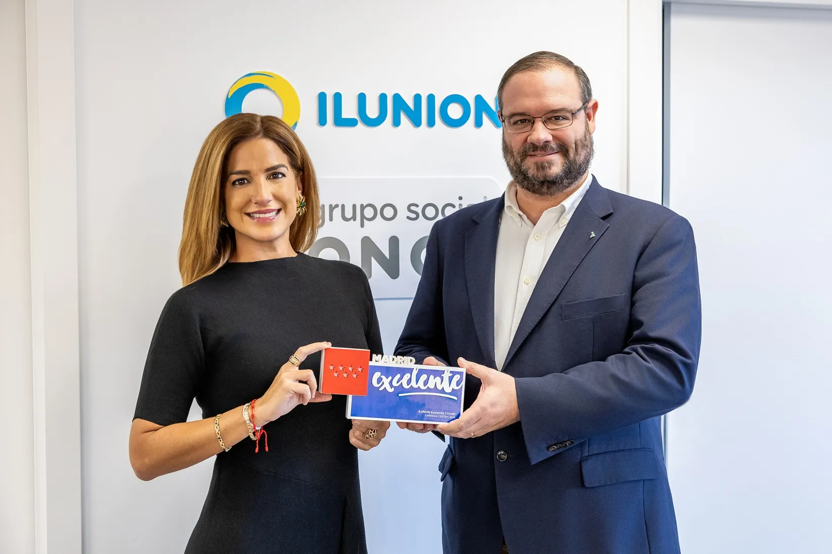 De izquierda a derecha, la directora general de Madrid Excelente, Elena Mantilla, y el director general de ILUNION Economía Circular, Pedro Marín