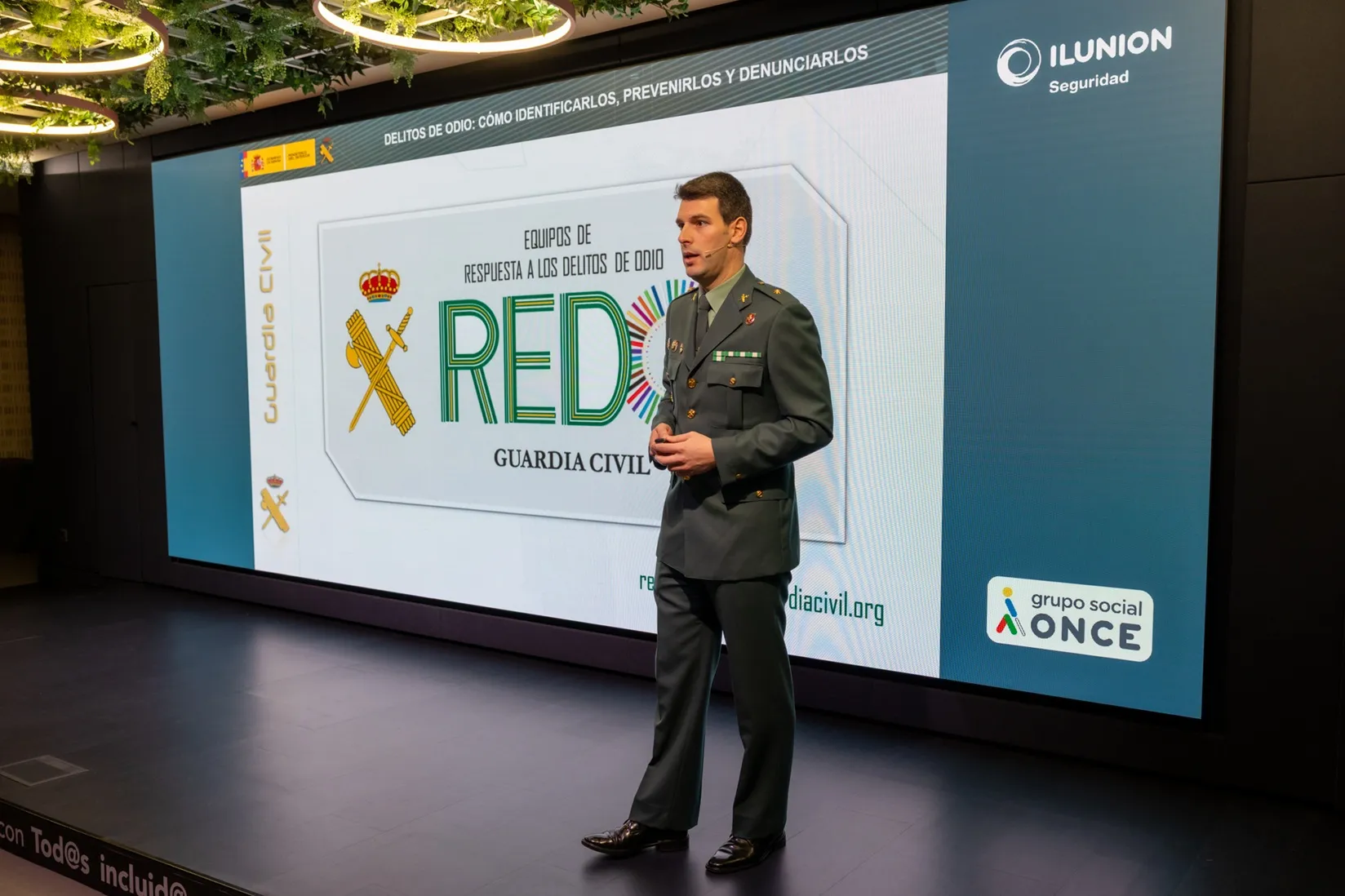 El comandante Joaquín González Salas, Interlocutor Social Central y responsable del equipo de REDO, en un momento de su intervención.  