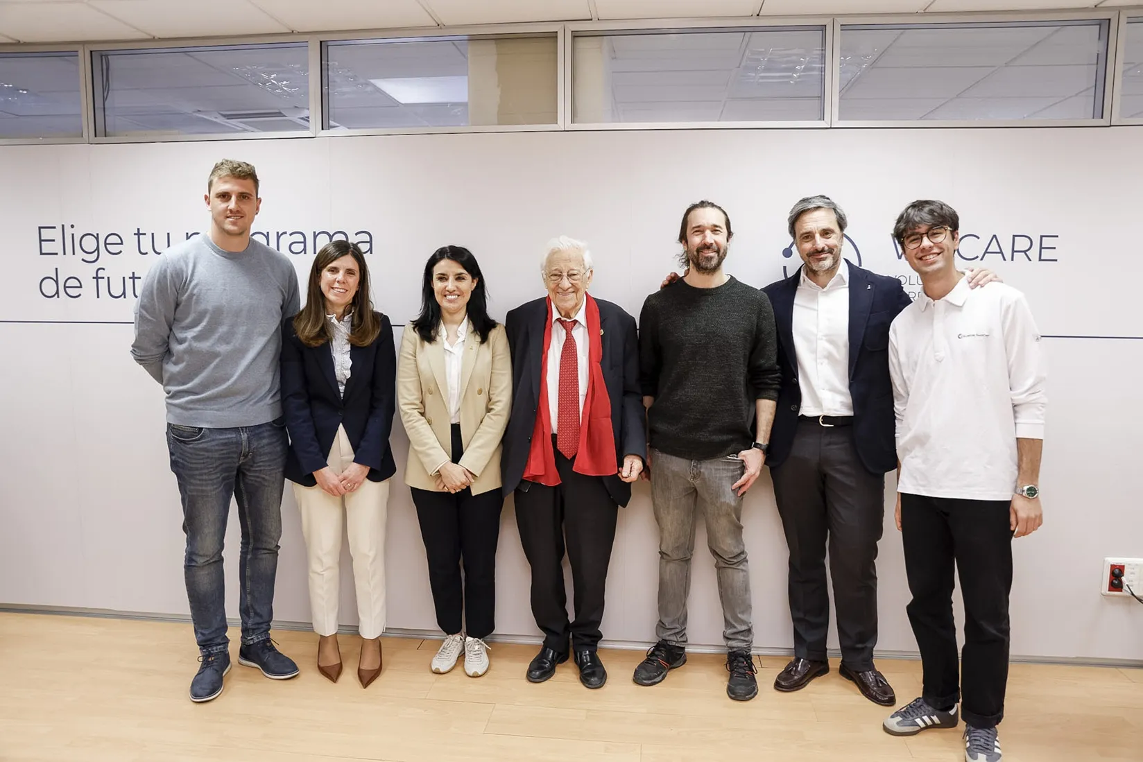 Fotografía de familia de la presentación del proyecto We Care, de ILUNION TextilCare