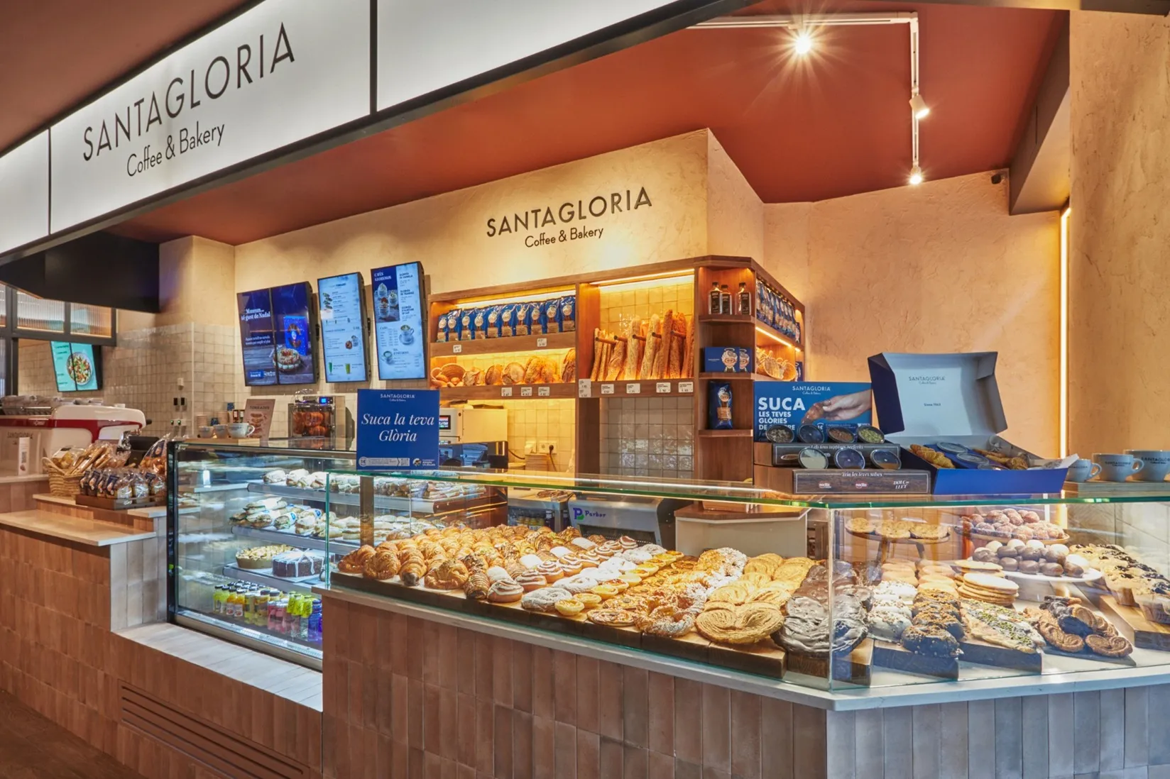 Fotografía de una de las cafeterías Santagloria