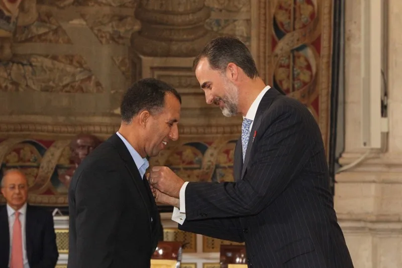 Condecoración de Felipe VI a Abderrazak Aananou