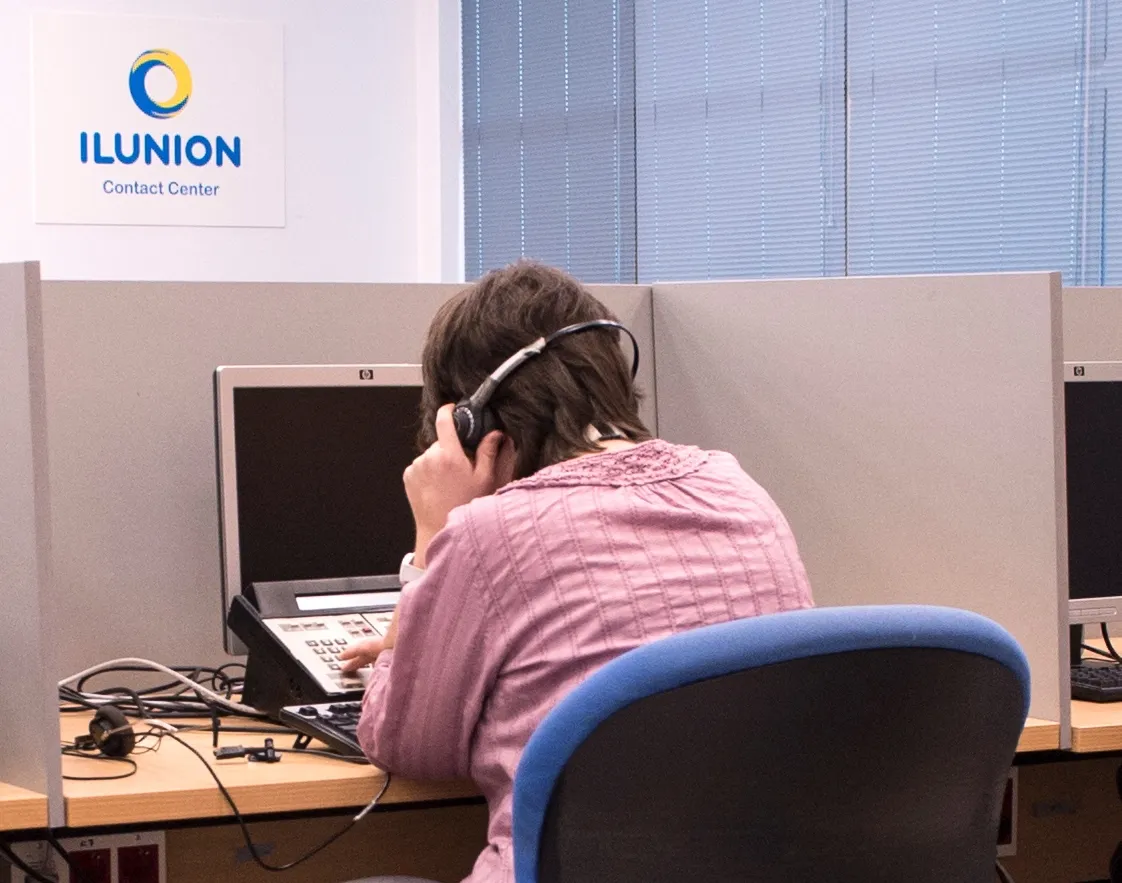 Operador de ILUNION Contact Center 