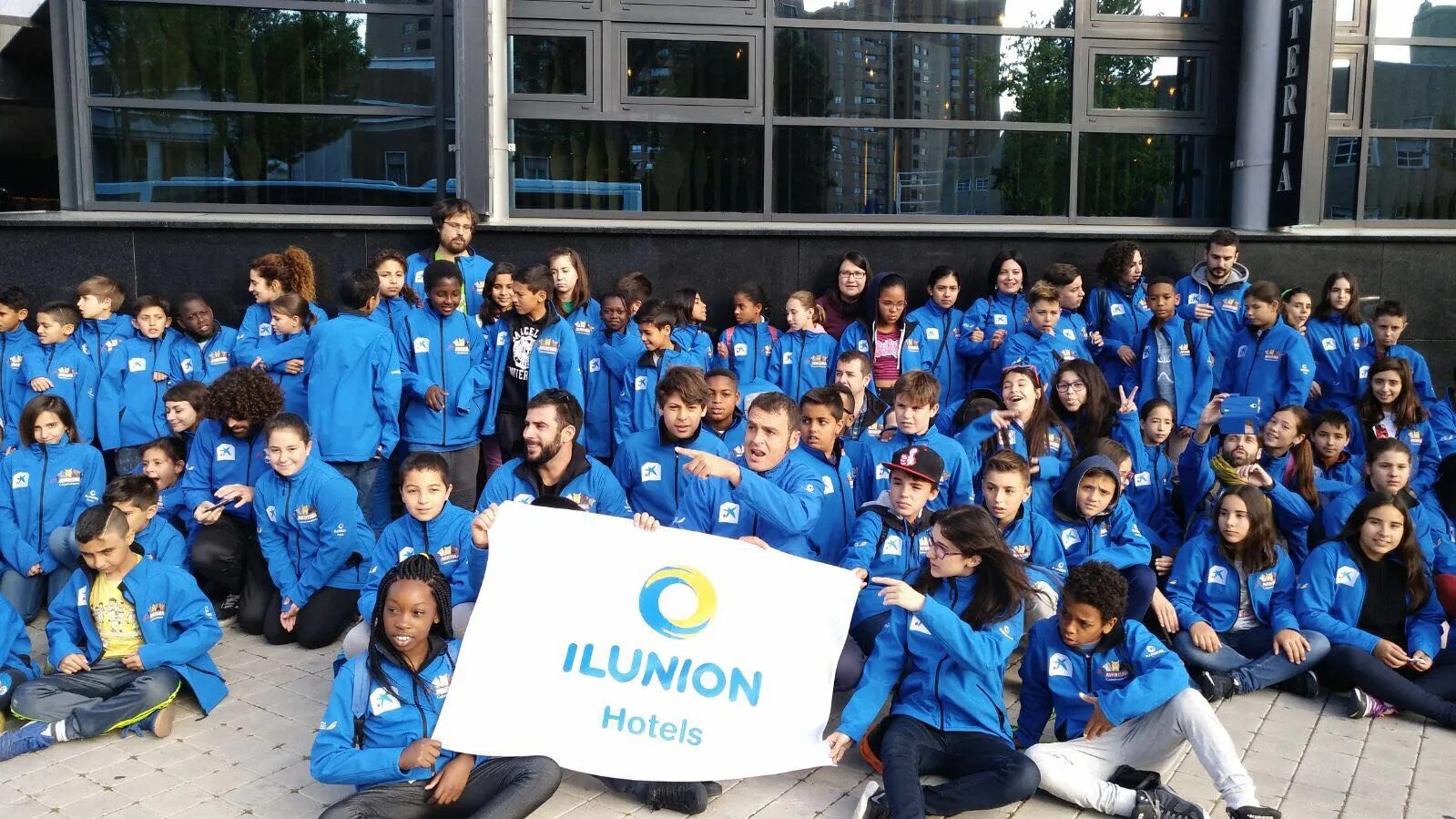 Fotografía de familia de los participantes 