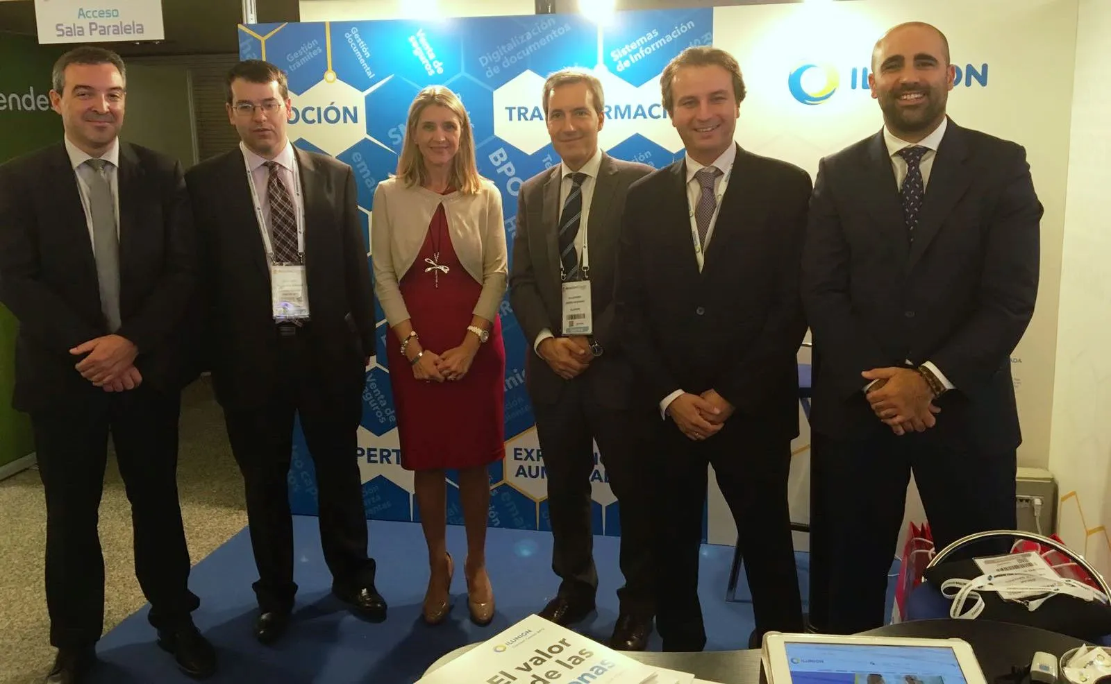 De izquierda a derecha: Unai Vinós, director gerente de ILUNION FITEX; Alejandro Fernández, consejero delegado de la división de Servicios Integrales de ILUNION; Susana Sánchez, directora gerente de ILUNION Contact Center; Alejandro Oñoro, consejero delegado de ILUNION; Sergio Verdasco, director nacional de ILUNION Contact Center BPO y Oscar da Pena, director Comercial y de Marketing de ILUNION en el  Stand A12, donde ILUNION expone la transformación digital de sus recursos 