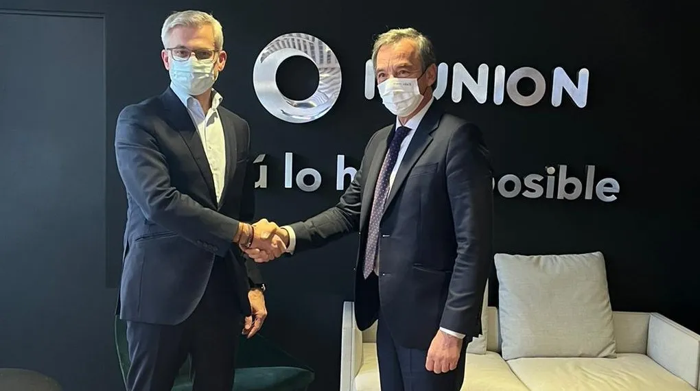 Foto de la firma del convenio 