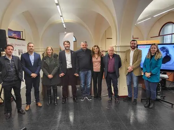 Foto de familia del acto de presentación del Convenio Colectivo adaptado a lectura fácil