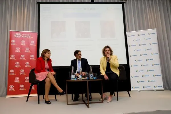 Paola del Río, Alberto Durán y Teresa Palahí durante la jornada 'Donde las diferencias suman'