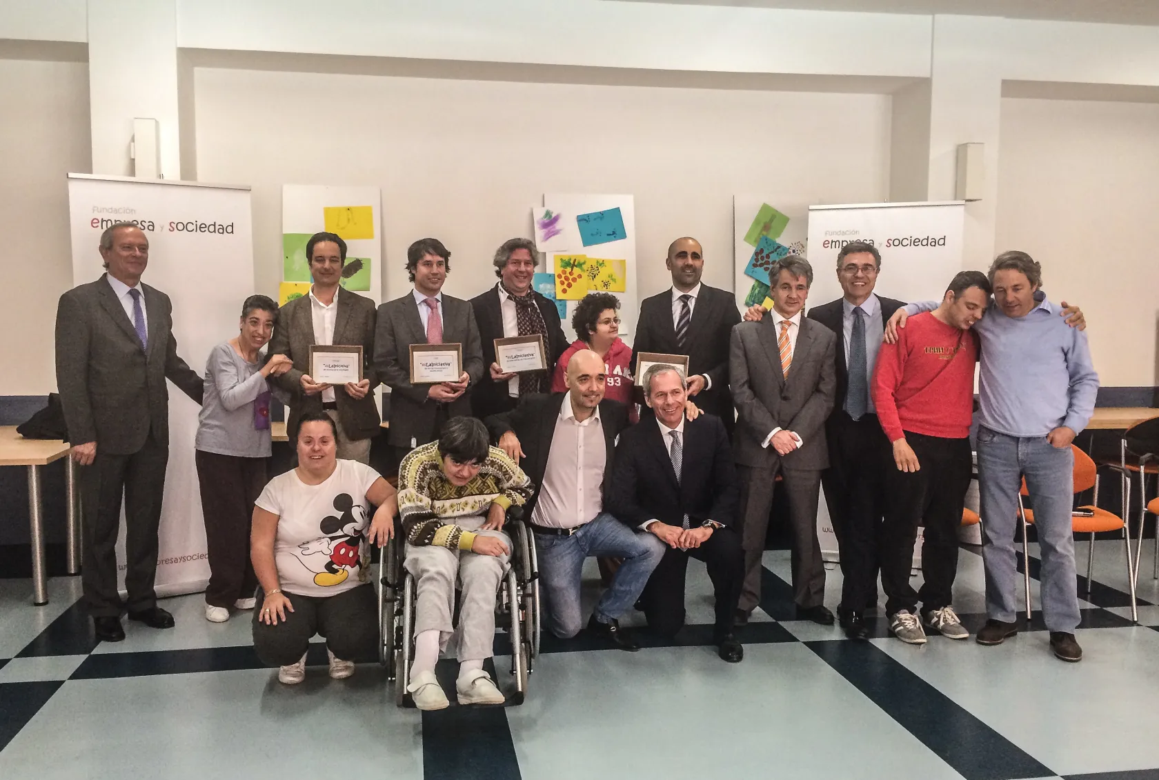 Foto de familia con los premiados