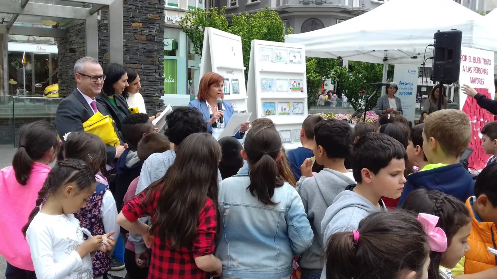 Fotografía durante la jornada del buen trato al mayor