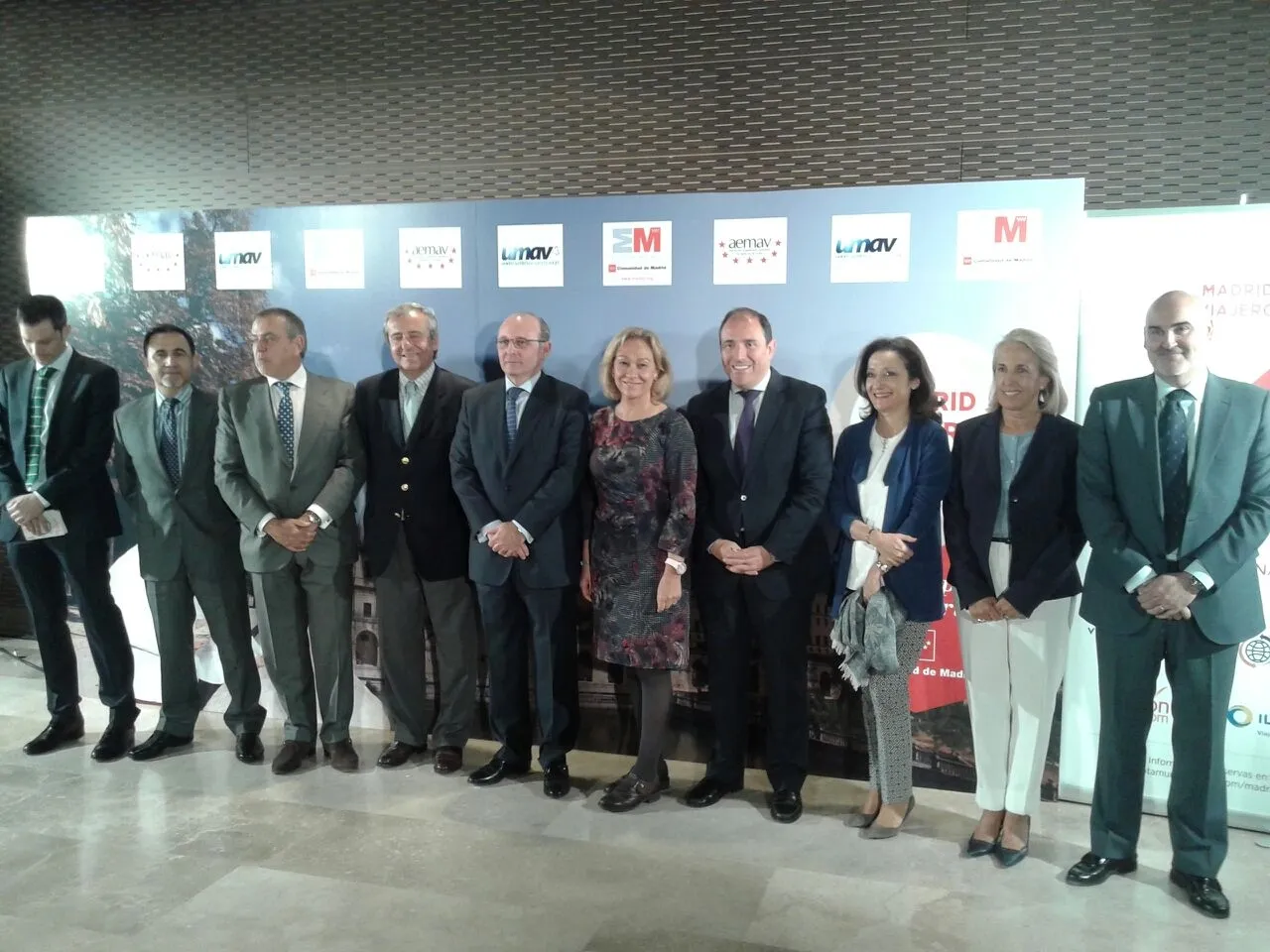 Foto de familia presentación programa Madrid Viajero