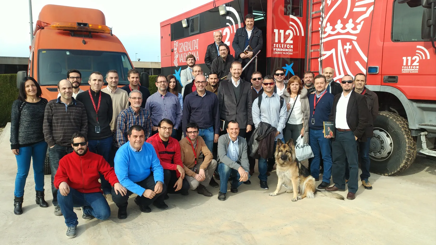 Trabajadores de ILUNION IT Services en la visita al Centro de Emergencias 1·1·2 Comunitat Valenciana